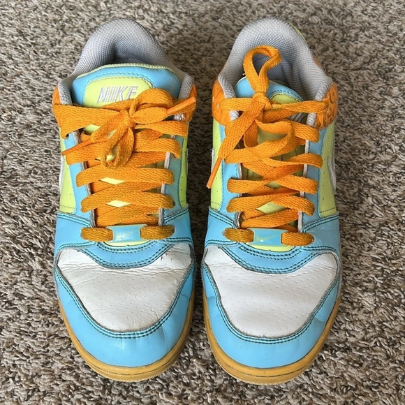 Nike Air‎ Prestige 2 Women’s Size 7 Basketball Shoes Orange Green Blue - Picture 2 of 10